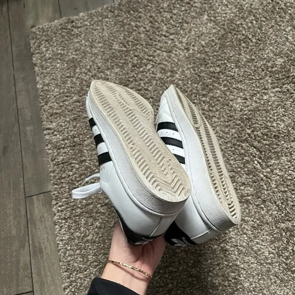 Adidas Superstar Shoes Women’s 6.5 - Picture 3 of 3